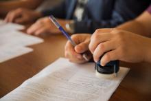 Небажання або ухилення від нотаріального посвідчення договору