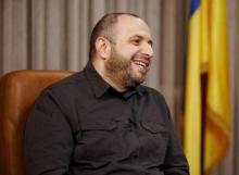 За повідомленням ЗМІ колишній міністр оборони Рустем Умеров відмовився повертатися в Україну - в ЦПД спростували цю інформацію