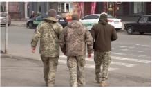 В Одесі співробітник ТЦК побив звільненого з полону захисника Маріуполя: справу передано до суду