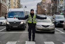 У Патрульній поліції Києва нагадали водіям про жести регулювальника