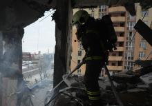Внаслідок російської атаки частина Києва залишилася без опалення та світла, пошкоджено багато житлової забудови