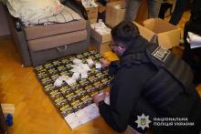 Продавали «чудо-ліки» та магічні амулети: на Тернопільщині поліцейські викрили шахраїв