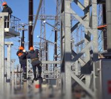 Стартувала подача заявок на доплату 20 тис грн для працівників аварійно-відновлювальних бригад, які ліквідовують наслідки російських обстрілів