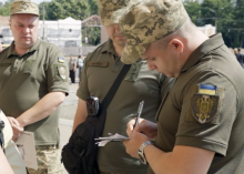 Для працівників ТЦК хочуть ввести обовʼязкові жетони та нові правила спілкування - законопроект