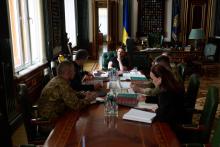 Зарплати військових в тилу від 30 тис грн/міс, а піхотинців до 400 тис - Зеленський анонсував початок реформування армії