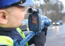 Суд поставив крапку: прилад вимірювання швидкості TruCAM не можна тримати в руках