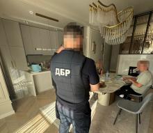 Елітний маєток і курортна нерухомість: на Буковині викрили посадовця Держгеокадастру з активами на понад 38 млн грн