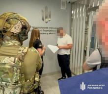 Незаконне позбавлення волі та катування: ДБР повідомило про підозру трьом посадовцям Закарпатського РТЦК