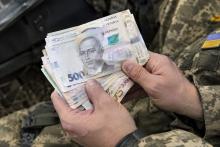 Кошти зниклого безвісти або полоненого військового: що відбувається з грошовим забезпеченням і як родині контролювати виплати