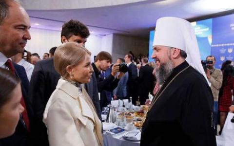Тимошенко зривала надання Томосу? Відомого політолога засудили за брехню