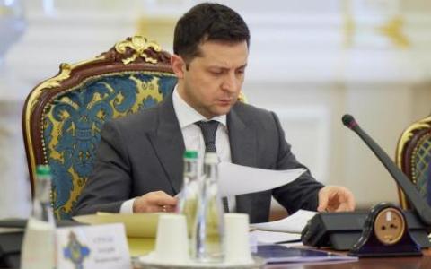 Президент Зеленський увів в дію рішення Ради нацбезпеки і оборони, засідання якої не було?
