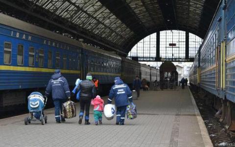 Уряд відшкодує комунальні витрати бюджетам громад, які безкоштовно прийматимуть переселенців