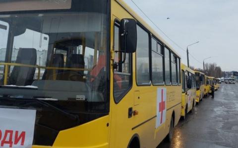 На 18 березня погоджено дев'ять гуманітарних коридорів, також запрацювала гаряча лінія для отримання інформації про полонених і зниклих безвісти