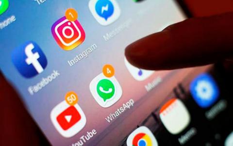 УВАГА! Яку інформацію не потрібно розповсюджувати у відкритому доступі в соцмережах