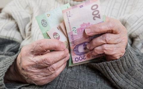 Виплата пенсій та соціальних допомог особам в окупації: уряд уточнив підходи