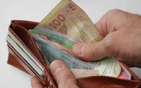 Уряд розширює програми виплат для українців, які не мають статус внутрішньо переміщеної особи