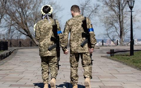 Як вийти заміж за військового в умовах війни: інструкція від юриста