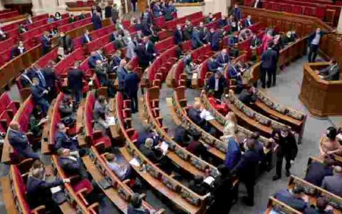 Депутати заборонили стягувати борги за кредитами з військових та їхніх сімей