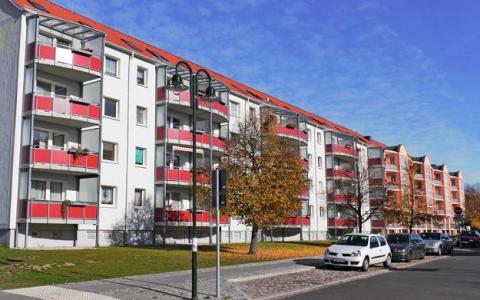 Українські біженці у Польщі отримають тимчасово безкоштовні квартири: подробиці програми