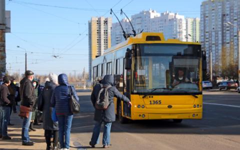 В Україні переселенцям можуть дозволити їздити у транспорті безкоштовно