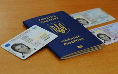 Паспортні центри для українських біженців відкриються у Чехії, ФРН та Туреччині - МВС