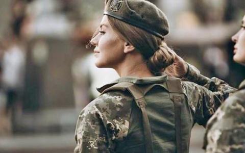 Офіційно: військовий облік для жінок в Україні буде добровільним