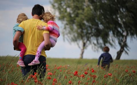 Як звільнитись з військової служби багатодітному батьку - роз'яснення адвоката