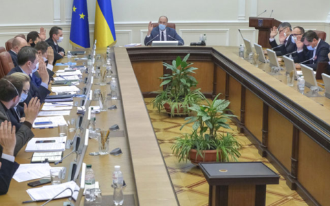 В Україні планують скоротити кількість міністерств: у ЗМІ повідомили про зміну структури управління Кабміном