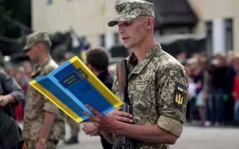 Дев'ять категорій людей, яких точно не призвуть до Збройних сил України