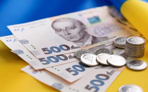 Тарифи, податки, пенсії, індексація - що змінюється в Україні з нового року?