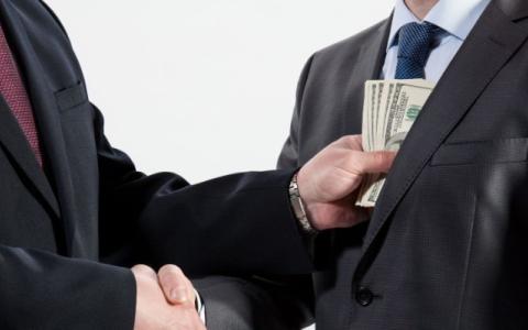 Конфлікт інтересів депутата місцевої ради при виділенні земельної ділянки