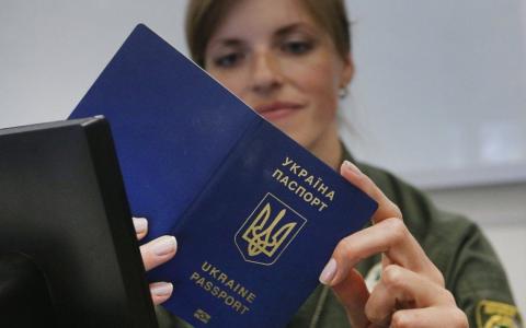 Чи можливий виїзд за кордон без паспорта - відповідь адвоката