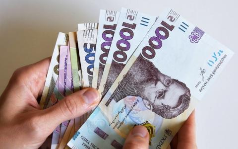 В уряді планують переглянути пенсії українців: кому у 2023 році значно збільшать виплати?