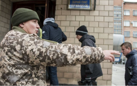 Три причини, які дозволяють не приходити до ТЦК та СП (військкомату) по повістці