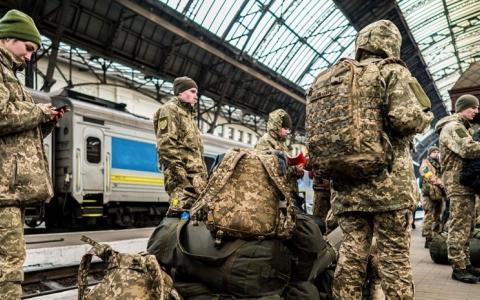 Чи мають право військовослужбовці виїзджати у відпустку за кордон
