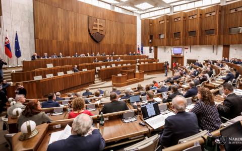 Парламент Словаччини визнав російський режим терористичним, а росію — спонсором тероризму