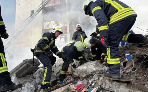 Росія вчергове здійснила ракетний удар по житлових будинках: жертви і руйнування в Умані, Дніпрі та на Київщині