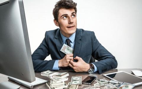 Як повернути безпідставно списані кошти банком внаслідок шахрайських дій