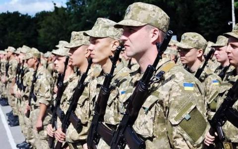 Депутати пропонують звільняти ще одну категорію військових зі служби під час дії воєнного стану