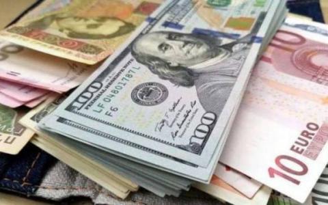 Долар більше падати не буде, ресурс для зміцнення гривні вичерпано – економіст