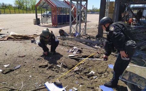 Більше 20 людей загинуло, майже 50 поранено: росія здійснила обстріл Херсонщини (фото 18+)