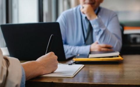 Як діяти роботодавцеві, якщо працівник-військовослужбовець перебуває в полоні - роз'яснення юриста