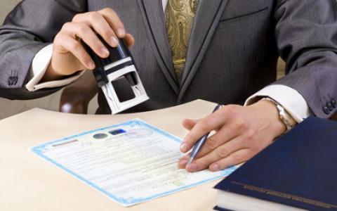 Не тільки нотаріуси: хто в Україні може посвідчувати заповіти?