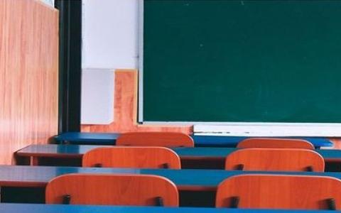 Щодо відсутності підстав для представництва прокурором інтересів держави в особі школи