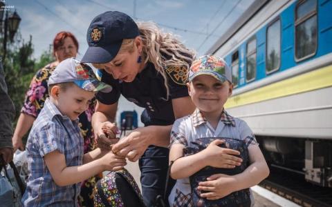 Безпечна евакуація батьків з дитиною - поради від Мінреінтеграції 