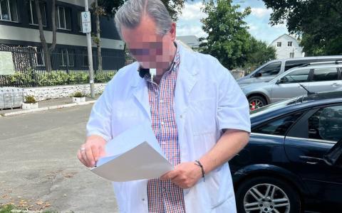 Голові столичної ВЛК повідомлено про підозру у підробленні довідок для виїзду військовозобов’язаних за кордон