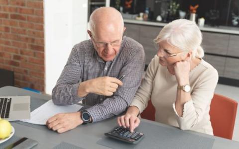 Як зберегти стаж для нарахування пенсії, якщо працювали за кордоном - поради консультанта