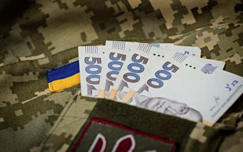 Рідні зниклого безвісти військового можуть отримувати його заробітну плату: як це оформити?