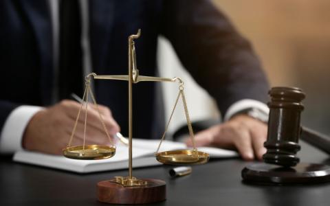 Неповідомлення нотаріусом спадкоємця про заповіт