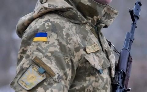 Хто має право проходити військову службу лише за місцем проживання: перелік